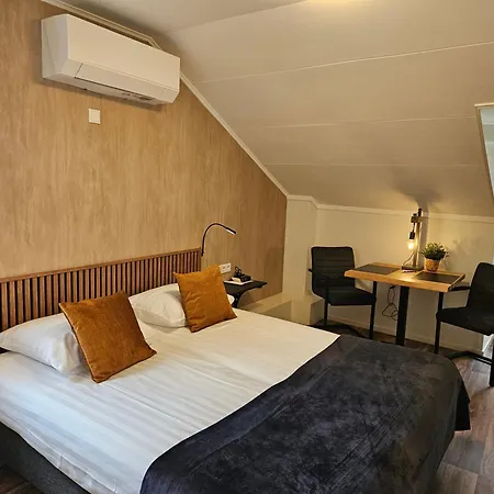 Vouwere Hotel 3*